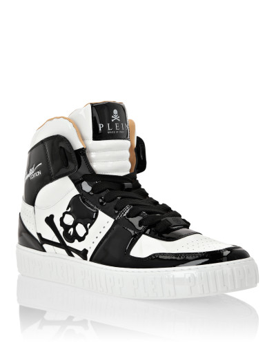 Hi-Top Sneakers Skull