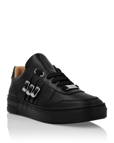 Nappa Leather Lo-Top Sneakers Skull