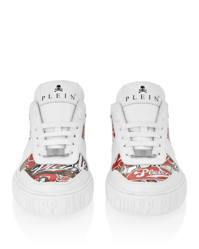 Low Top Sneakers Golden Eagle