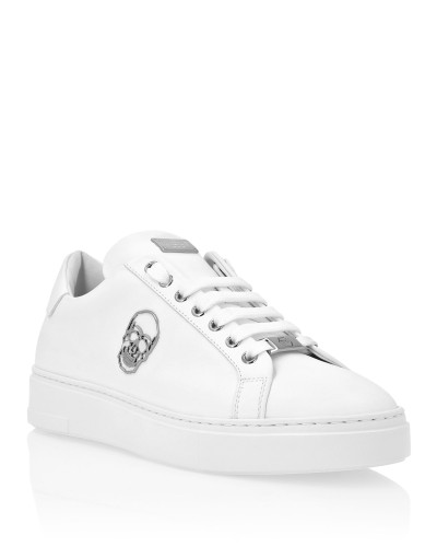 Nappa Leather Lo-Top Sneakers Skull