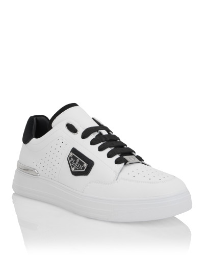 Low-Top Sneakers Triangle