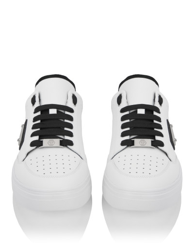 Low-Top Sneakers Triangle