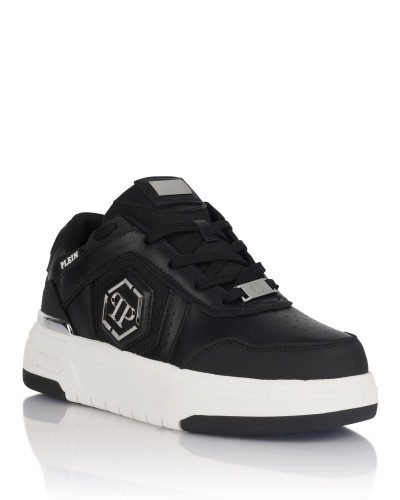 Low-Top Sneakers SK8R